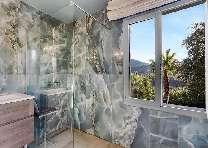 Soleil D'ete Pool & View Yourhosthelper * Sainte-Maxime